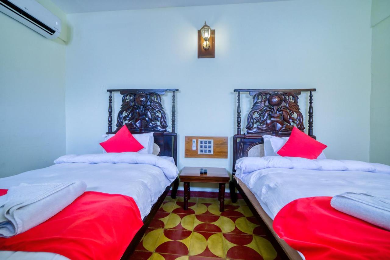 Hotel Windsor Castle Salem Esterno foto