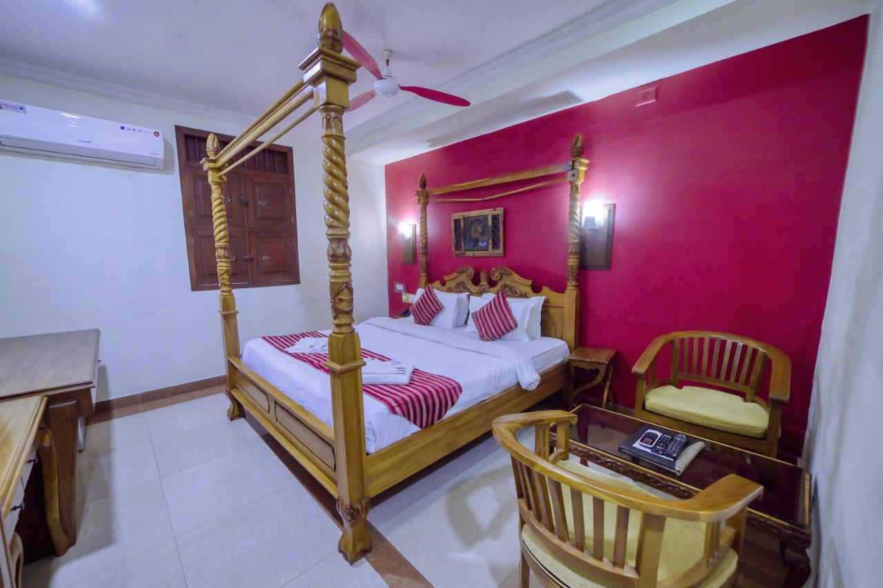 Hotel Windsor Castle Salem Esterno foto