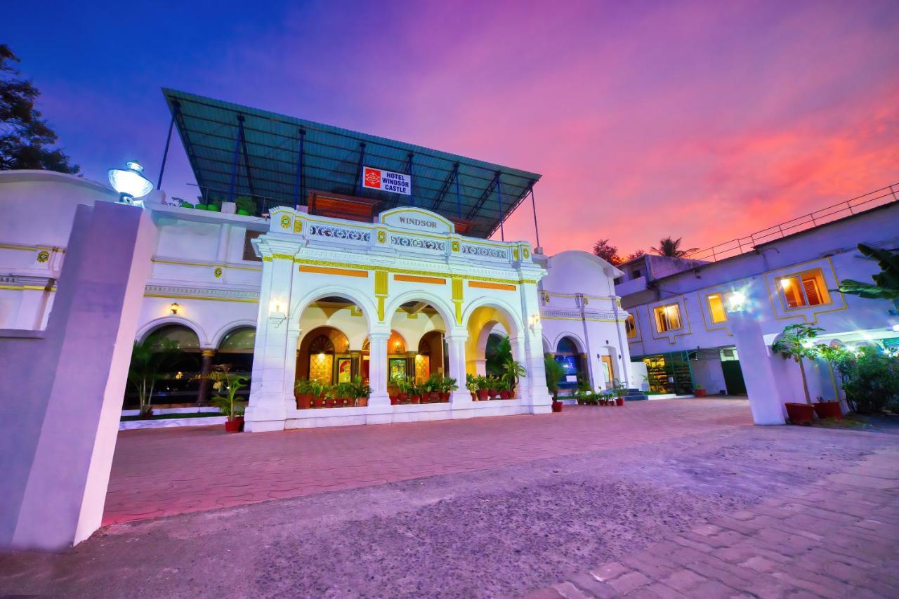 Hotel Windsor Castle Salem Esterno foto