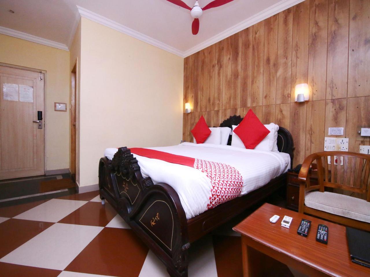 Hotel Windsor Castle Salem Esterno foto