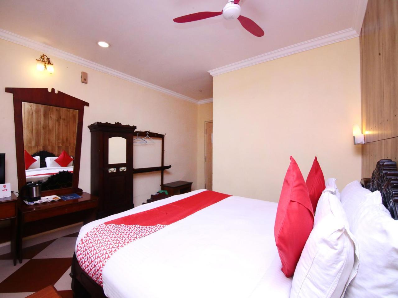 Hotel Windsor Castle Salem Esterno foto