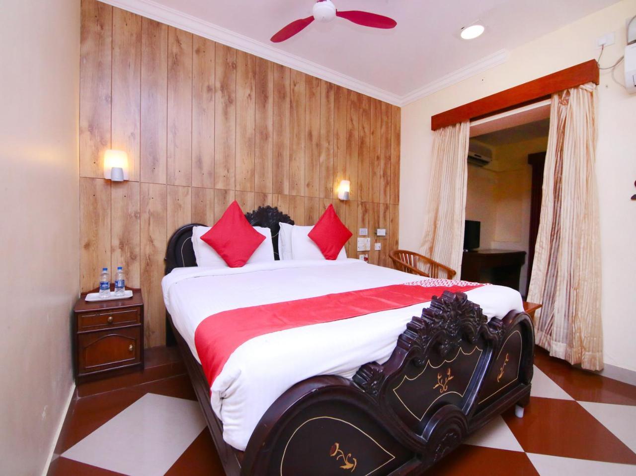 Hotel Windsor Castle Salem Esterno foto