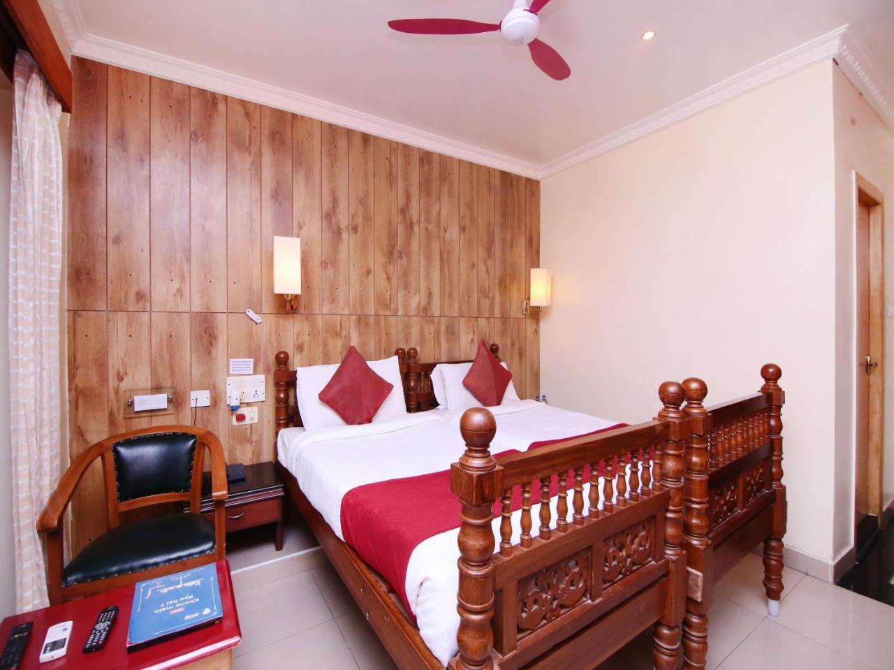Hotel Windsor Castle Salem Esterno foto
